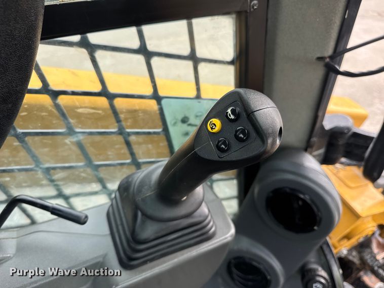 image for item EN0550 2021 Caterpillar 299D3 tracked skid steer loader