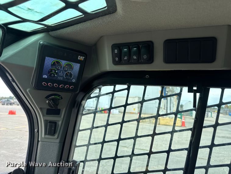 image for item EN0550 2021 Caterpillar 299D3 tracked skid steer loader