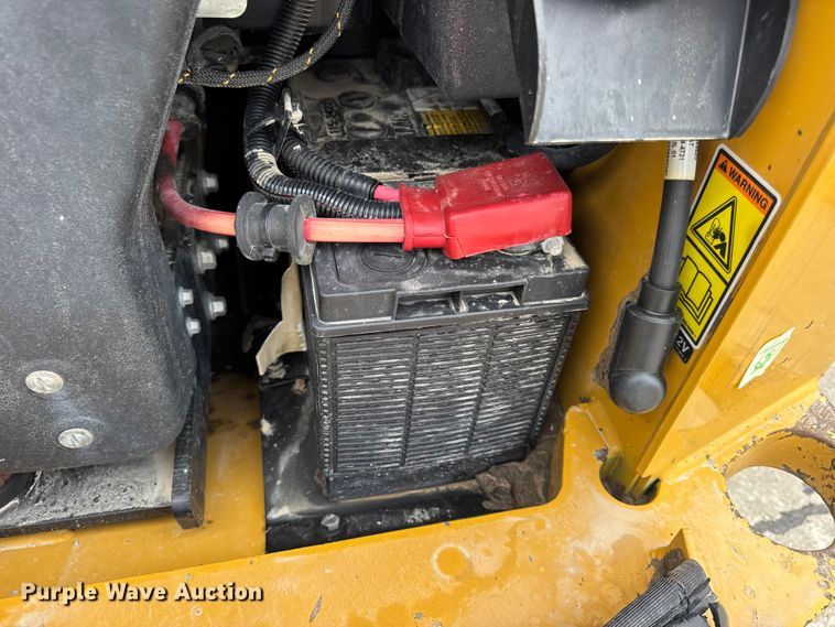 image for item EN0550 2021 Caterpillar 299D3 tracked skid steer loader