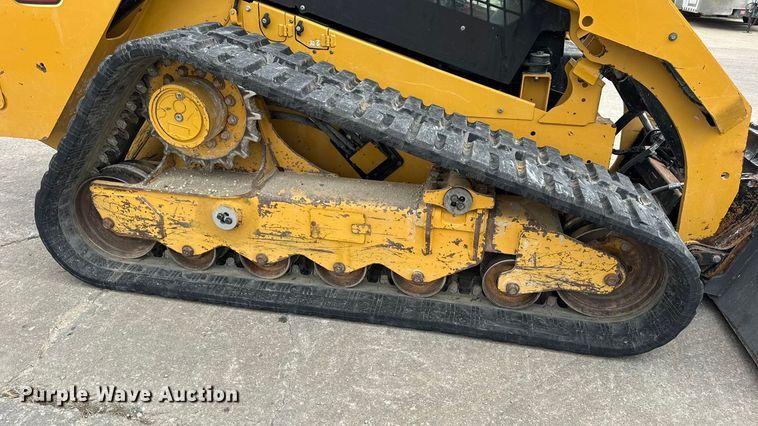 image for item EN0550 2021 Caterpillar 299D3 tracked skid steer loader
