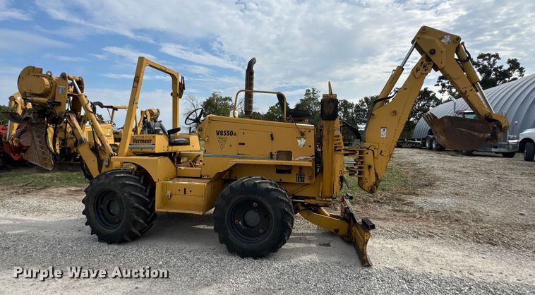 image for item EN0551 2000 Vermeer V8550A vibratory cable plow