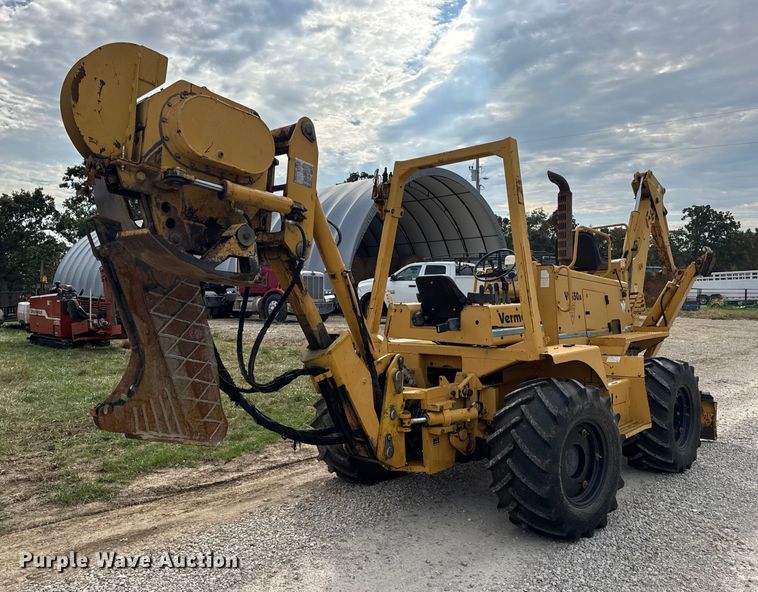 image for item EN0551 2000 Vermeer V8550A vibratory cable plow