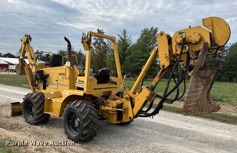 image for item EN0551 2000 Vermeer V8550A vibratory cable plow