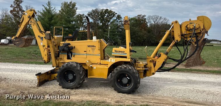 image for item EN0551 2000 Vermeer V8550A vibratory cable plow