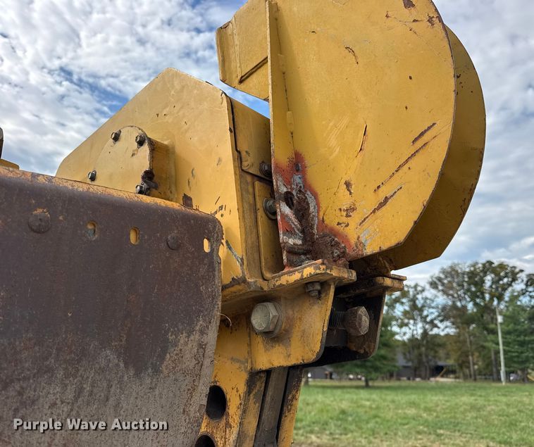 image for item EN0551 2000 Vermeer V8550A vibratory cable plow