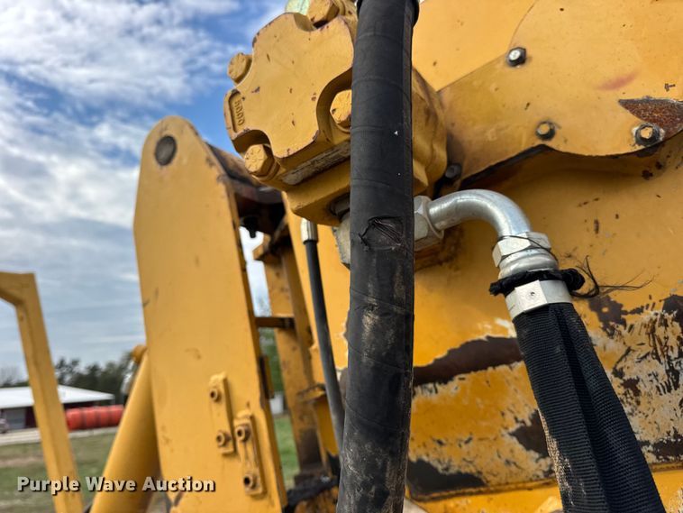 image for item EN0551 2000 Vermeer V8550A vibratory cable plow