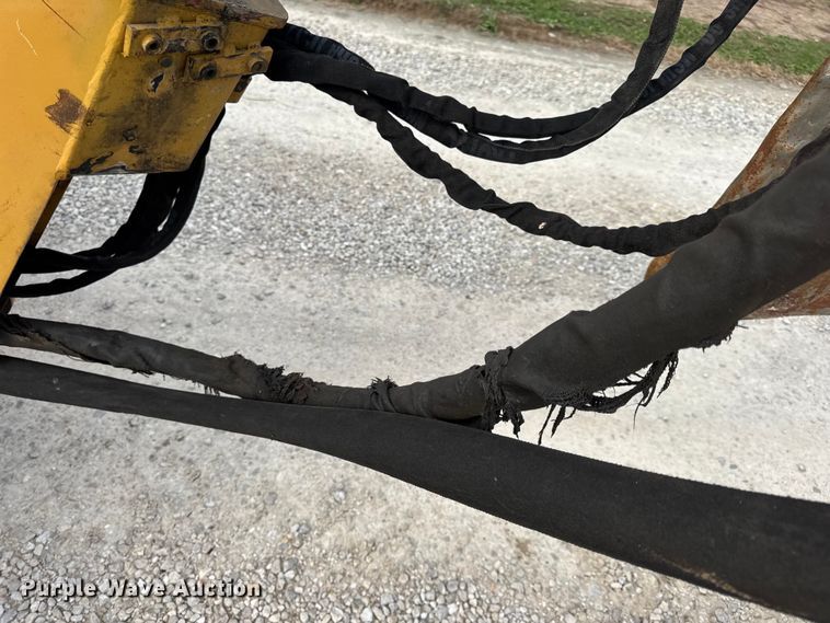 image for item EN0551 2000 Vermeer V8550A vibratory cable plow