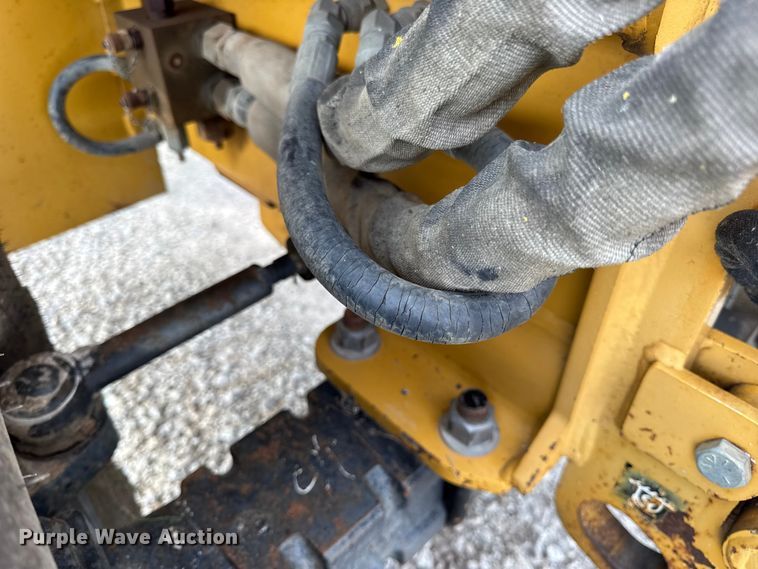 image for item EN0551 2000 Vermeer V8550A vibratory cable plow