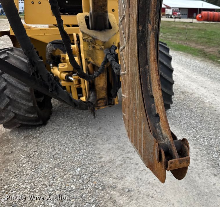 image for item EN0551 2000 Vermeer V8550A vibratory cable plow