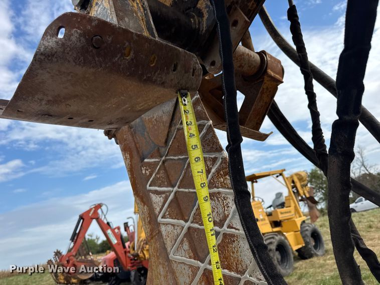 image for item EN0551 2000 Vermeer V8550A vibratory cable plow