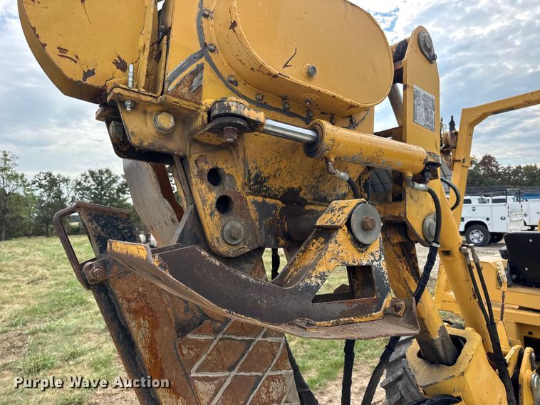 image for item EN0551 2000 Vermeer V8550A vibratory cable plow