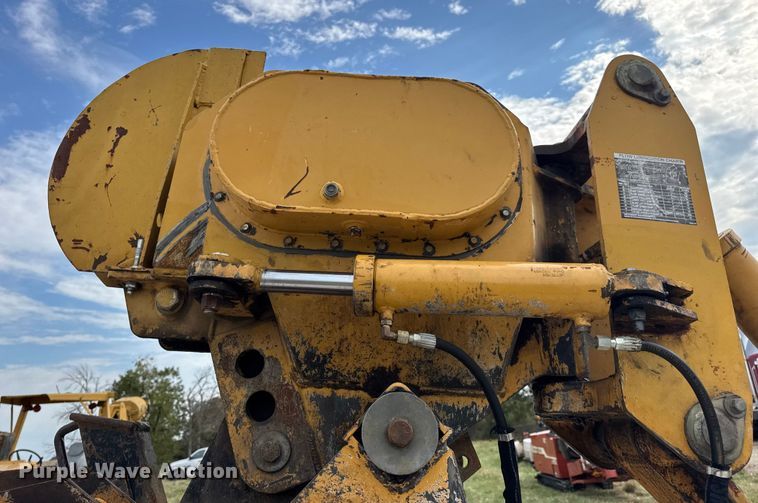 image for item EN0551 2000 Vermeer V8550A vibratory cable plow