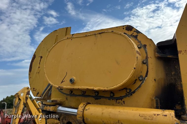 image for item EN0551 2000 Vermeer V8550A vibratory cable plow