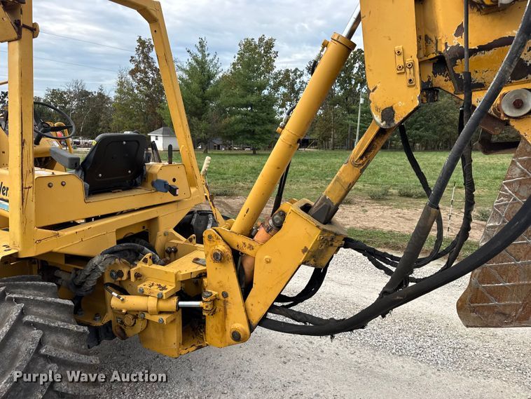 image for item EN0551 2000 Vermeer V8550A vibratory cable plow