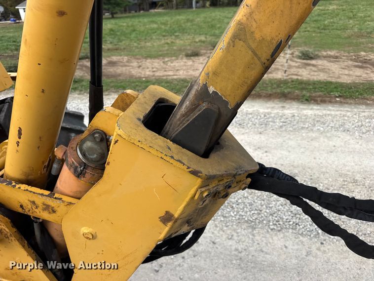 image for item EN0551 2000 Vermeer V8550A vibratory cable plow