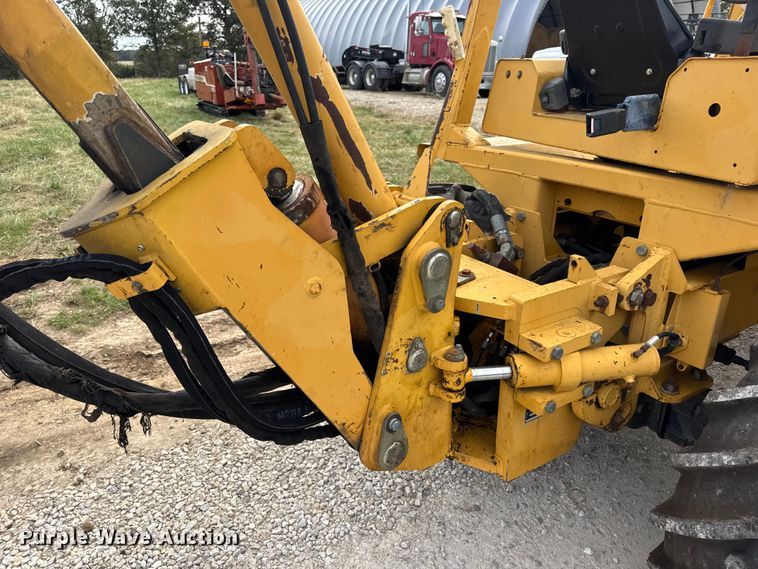 image for item EN0551 2000 Vermeer V8550A vibratory cable plow