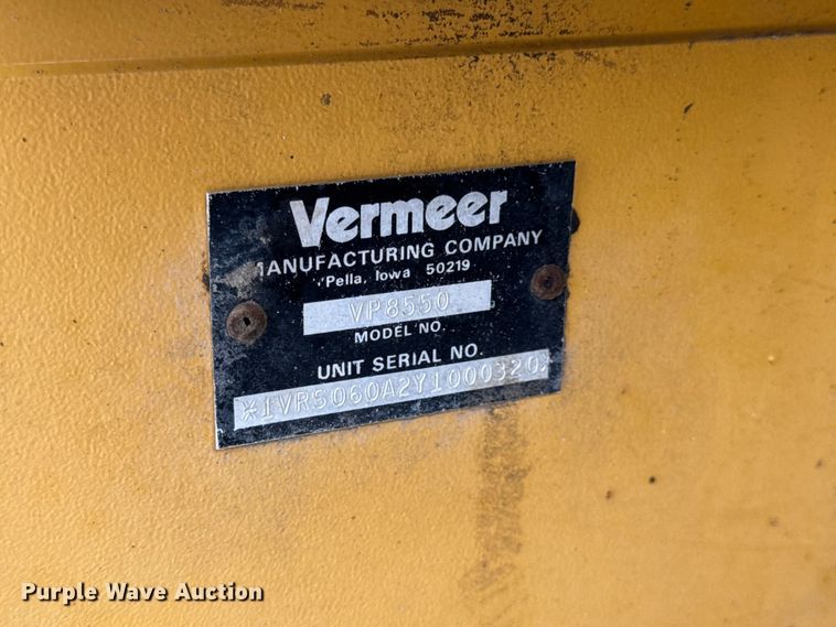 image for item EN0551 2000 Vermeer V8550A vibratory cable plow