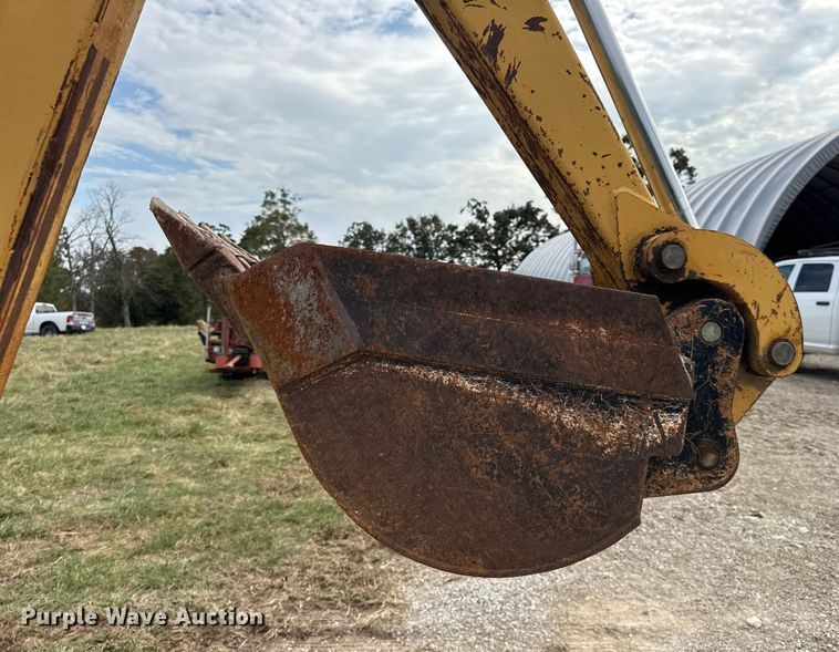 image for item EN0551 2000 Vermeer V8550A vibratory cable plow