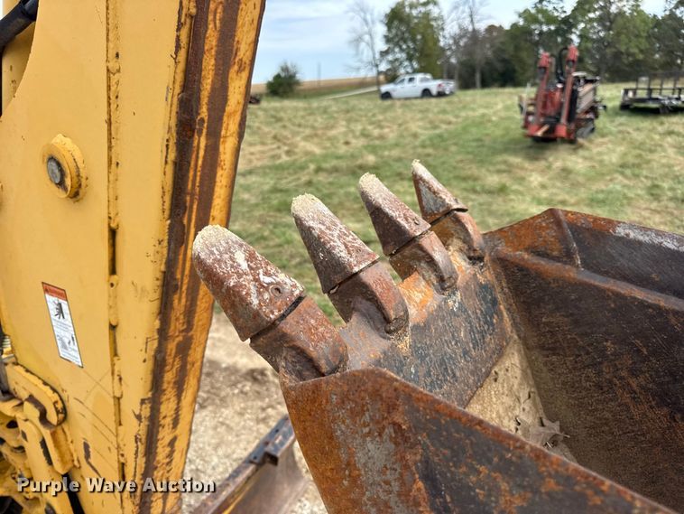 image for item EN0551 2000 Vermeer V8550A vibratory cable plow