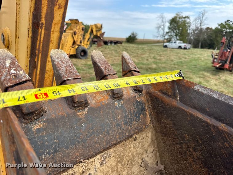 image for item EN0551 2000 Vermeer V8550A vibratory cable plow