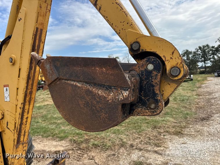 image for item EN0551 2000 Vermeer V8550A vibratory cable plow