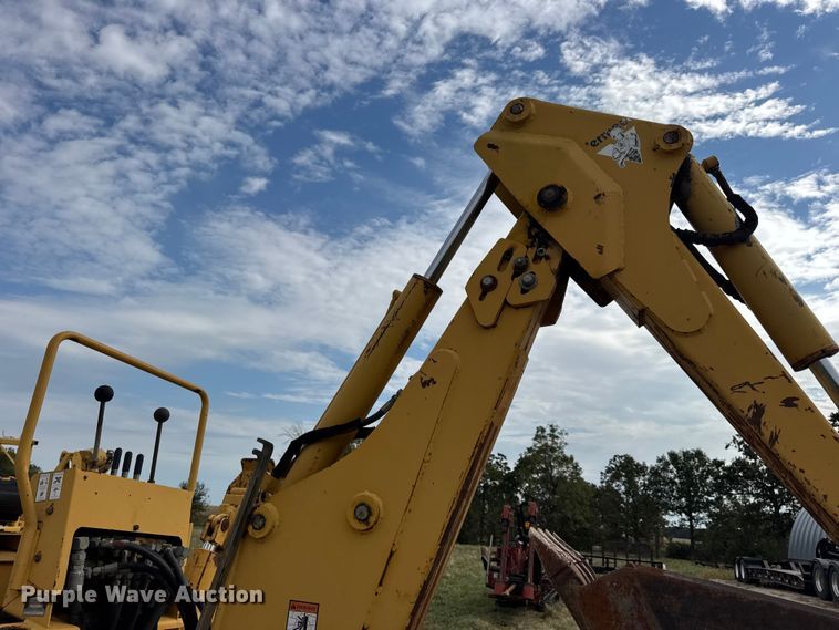 image for item EN0551 2000 Vermeer V8550A vibratory cable plow