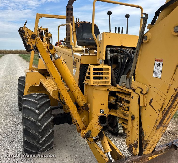 image for item EN0551 2000 Vermeer V8550A vibratory cable plow