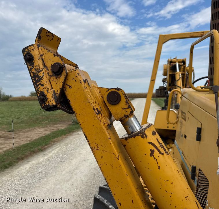 image for item EN0551 2000 Vermeer V8550A vibratory cable plow