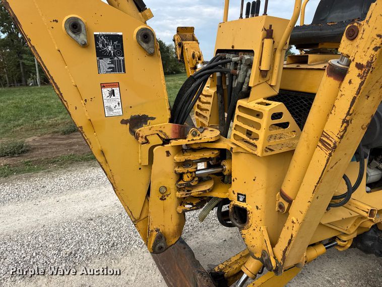 image for item EN0551 2000 Vermeer V8550A vibratory cable plow