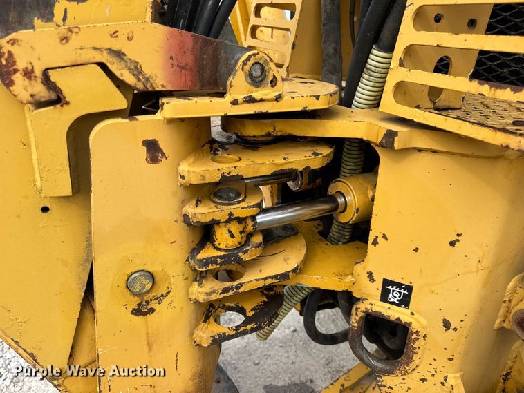 image for item EN0551 2000 Vermeer V8550A vibratory cable plow