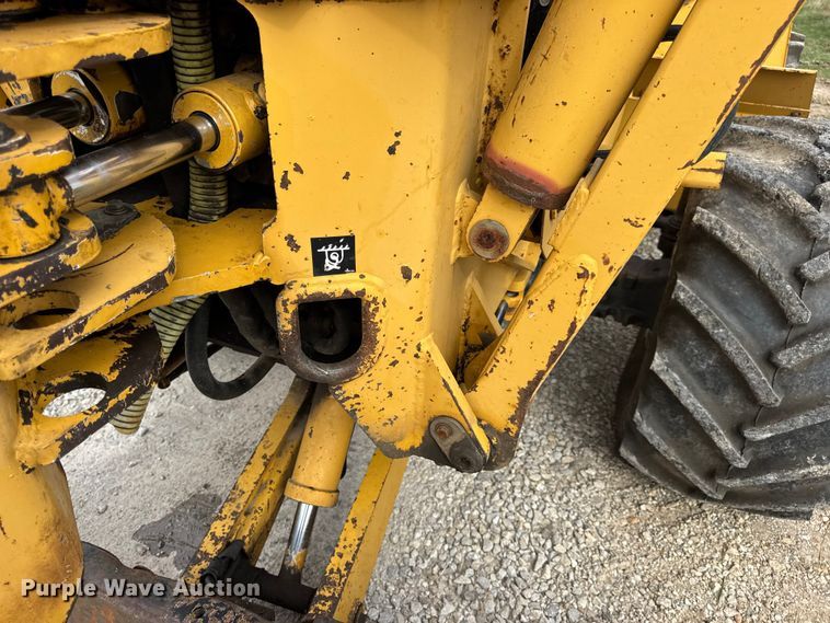 image for item EN0551 2000 Vermeer V8550A vibratory cable plow