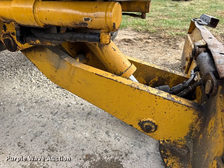 image for item EN0551 2000 Vermeer V8550A vibratory cable plow