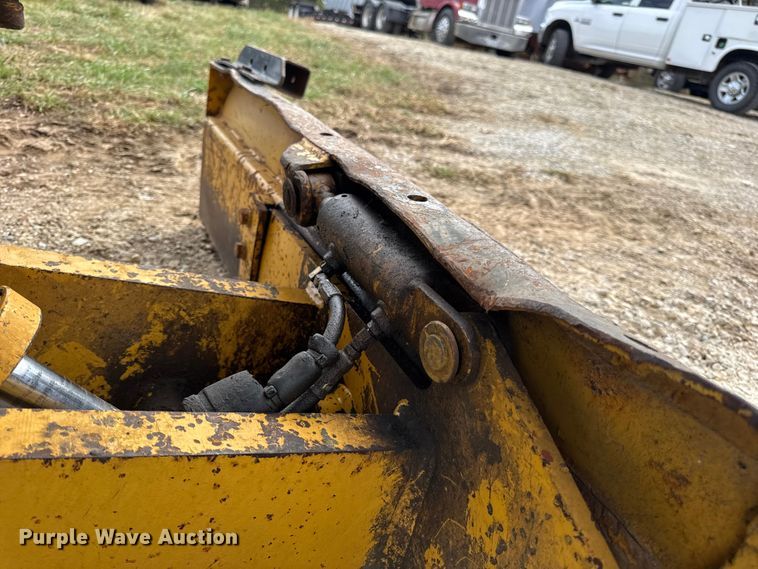 image for item EN0551 2000 Vermeer V8550A vibratory cable plow