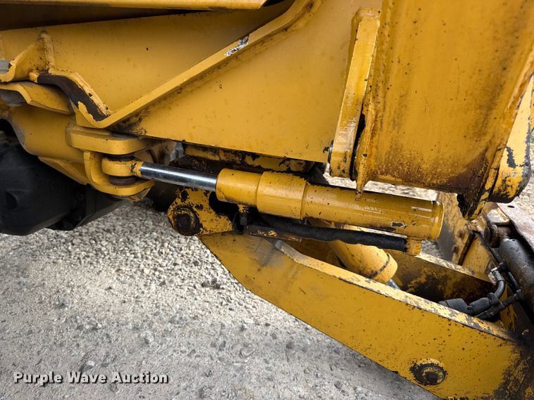 image for item EN0551 2000 Vermeer V8550A vibratory cable plow