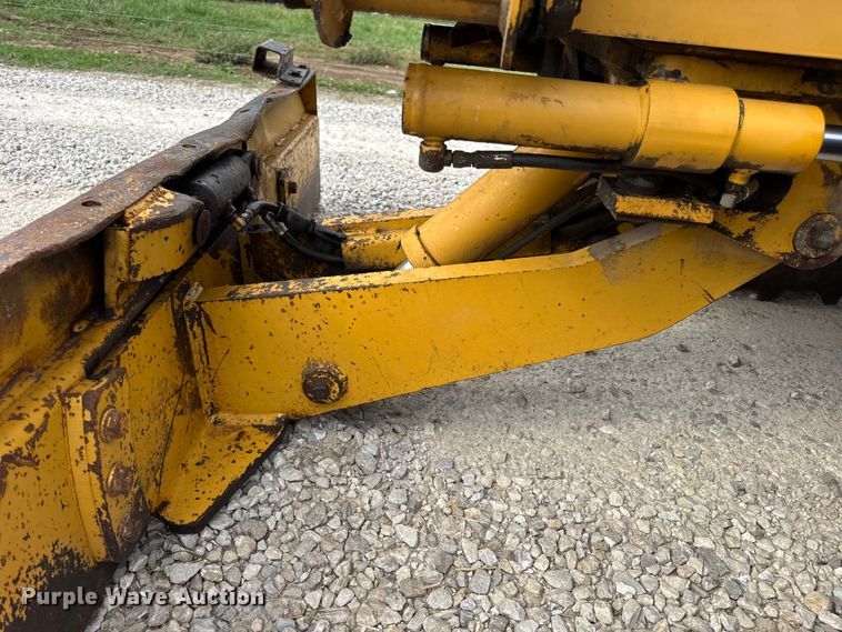 image for item EN0551 2000 Vermeer V8550A vibratory cable plow