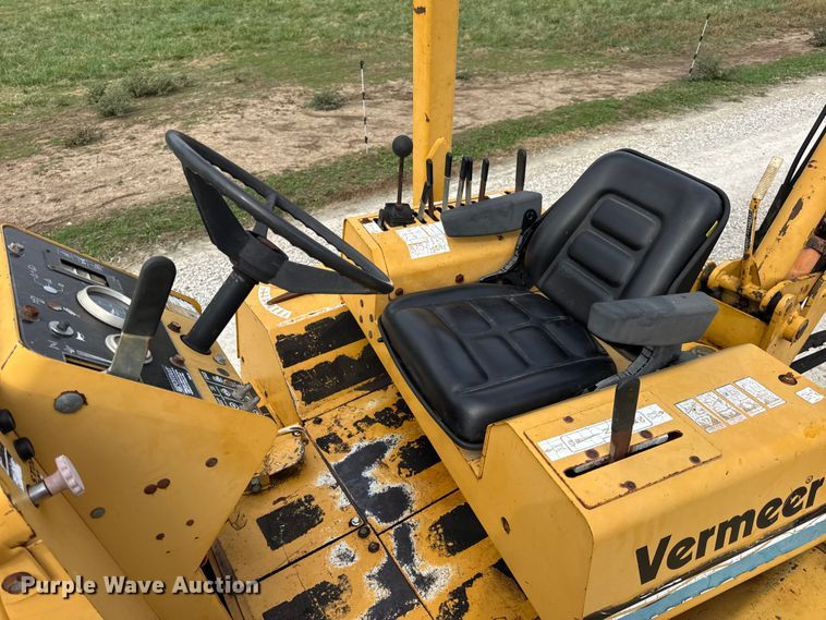 image for item EN0551 2000 Vermeer V8550A vibratory cable plow