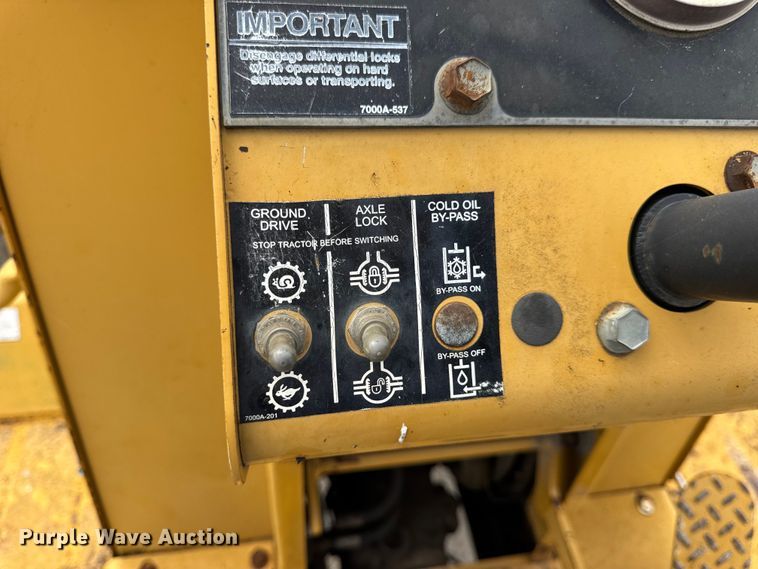 image for item EN0551 2000 Vermeer V8550A vibratory cable plow