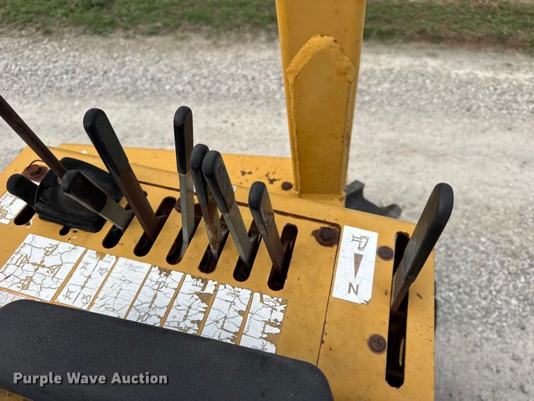 image for item EN0551 2000 Vermeer V8550A vibratory cable plow