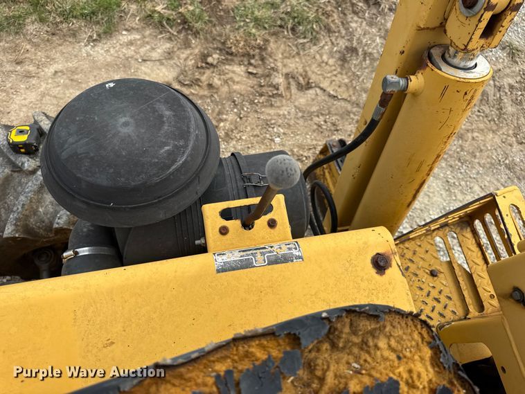 image for item EN0551 2000 Vermeer V8550A vibratory cable plow