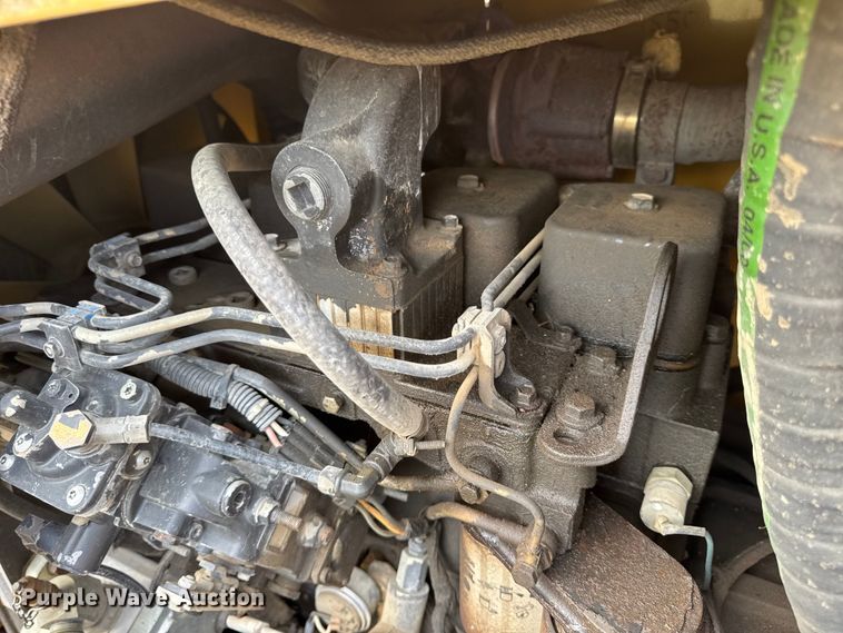 image for item EN0551 2000 Vermeer V8550A vibratory cable plow