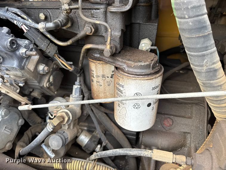 image for item EN0551 2000 Vermeer V8550A vibratory cable plow