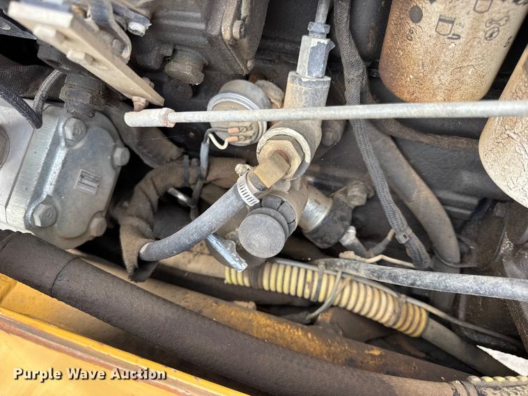 image for item EN0551 2000 Vermeer V8550A vibratory cable plow