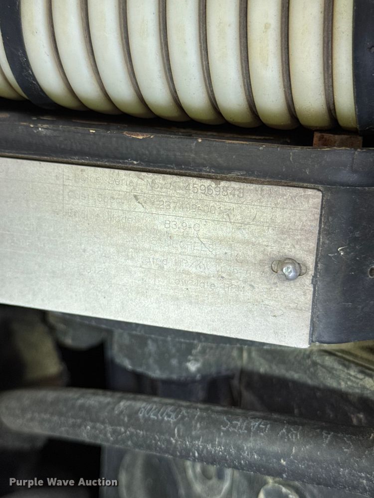 image for item EN0551 2000 Vermeer V8550A vibratory cable plow