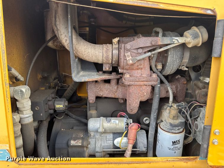 image for item EN0551 2000 Vermeer V8550A vibratory cable plow