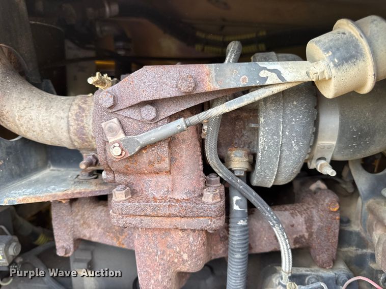 image for item EN0551 2000 Vermeer V8550A vibratory cable plow