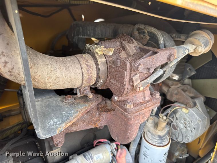 image for item EN0551 2000 Vermeer V8550A vibratory cable plow