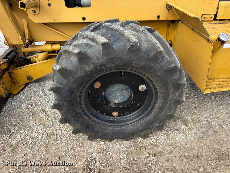 image for item EN0551 2000 Vermeer V8550A vibratory cable plow