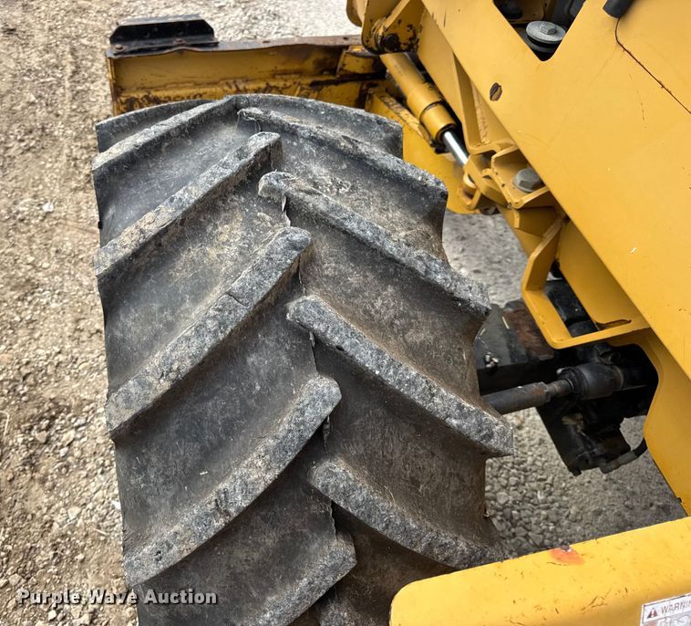 image for item EN0551 2000 Vermeer V8550A vibratory cable plow