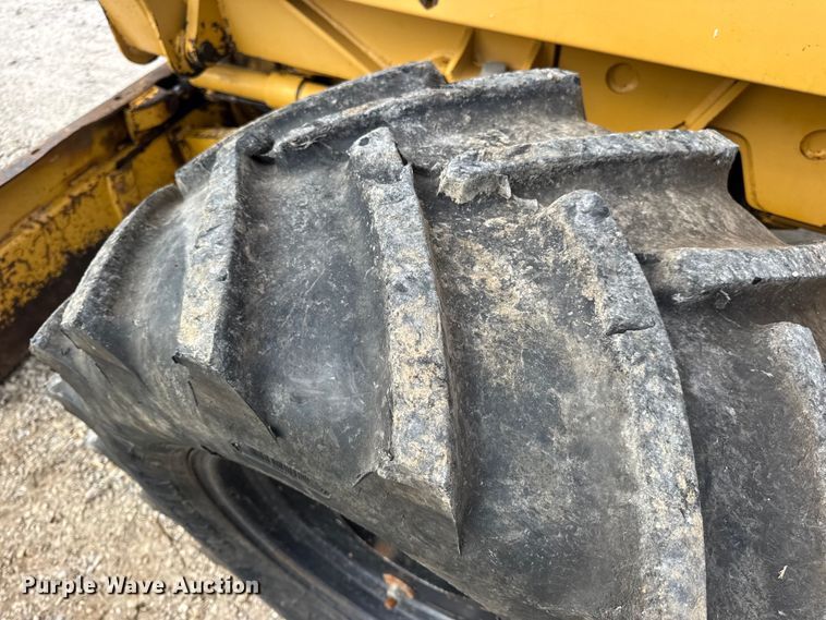 image for item EN0551 2000 Vermeer V8550A vibratory cable plow