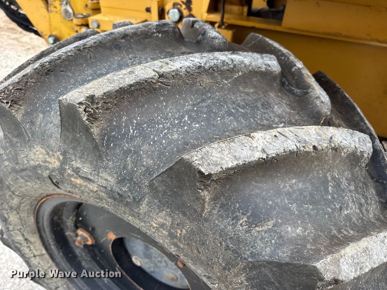 image for item EN0551 2000 Vermeer V8550A vibratory cable plow